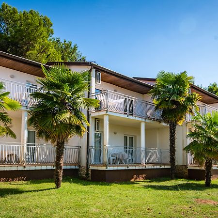 Ai Pini Medulin Resort Exterior photo