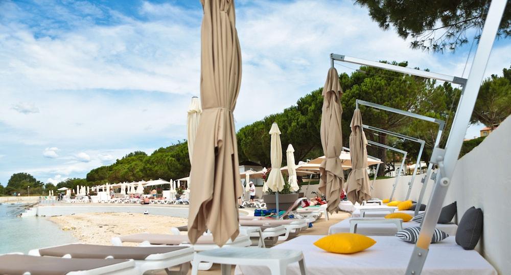 Ai Pini Medulin Resort Exterior photo