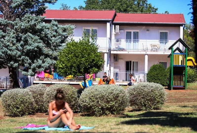 Ai Pini Medulin Resort Exterior photo
