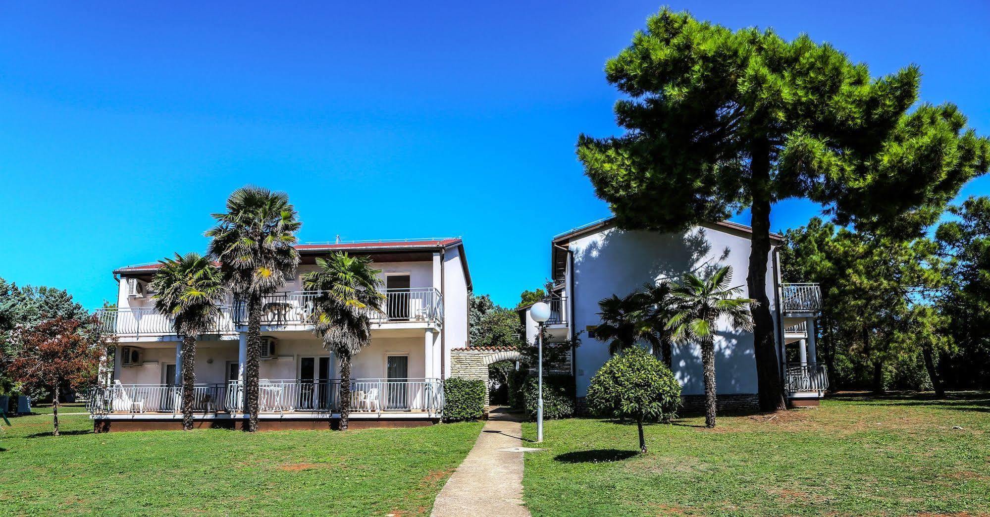 Ai Pini Medulin Resort Exterior photo